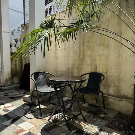 Moodhaus - Garden Escape