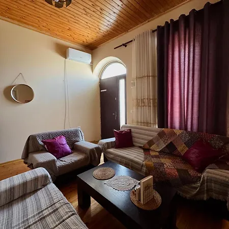 Moodhaus - Garden Escape Casa de Férias Shkodër