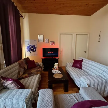 Moodhaus - Garden Escape Casa de Férias Shkodër